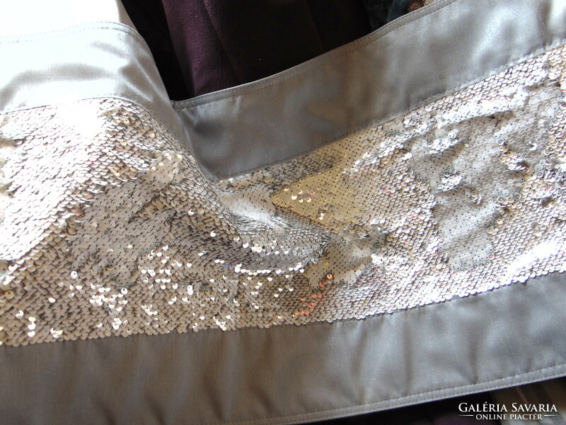 Gray polyester silk tablecloth with sequin decoration
