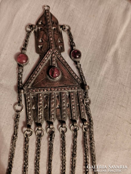 Antik ezust-rèz?amulett Türkmèn drágakövekkel