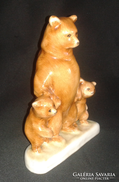 Ceramic bears from Bodrogkeresztúr (figurine sculpture)