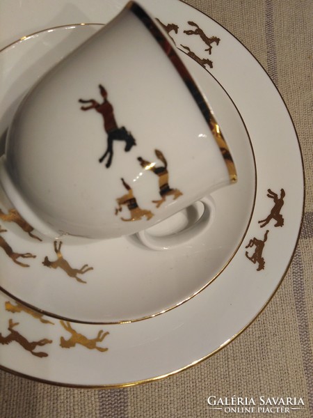 Porcelán reggeliző szett - lovas dekorral / klasszikus vonalvezetéssel ki