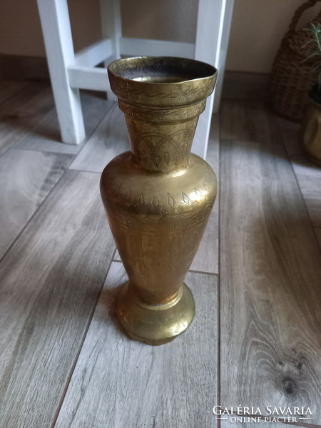 Massive antique copper vase (28.5x11 cm)