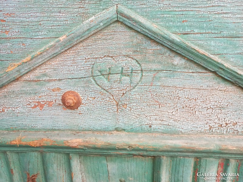 Antik ajtó