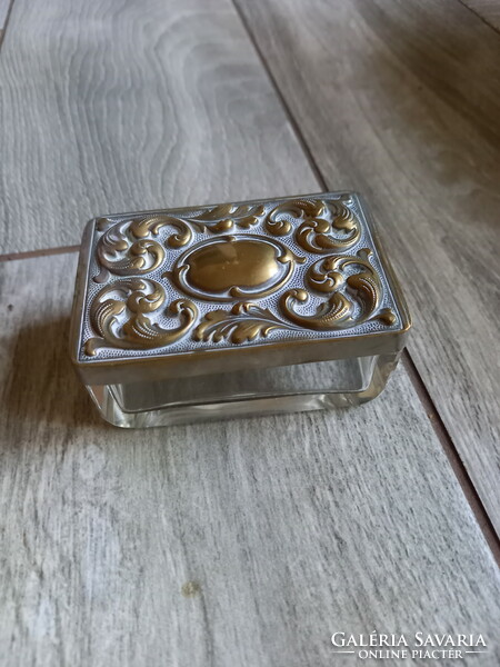 Luxurious antique glass jewelry box with a copper-plated metal lid (8.3x5.5x3.8 cm)
