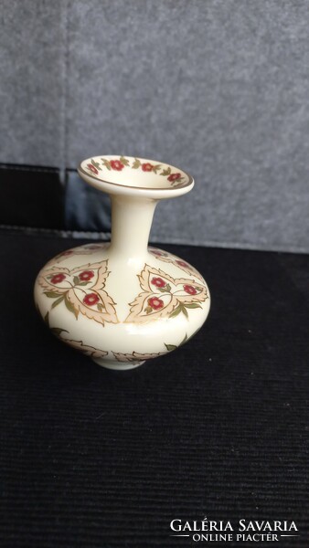 Zsolnay Jubíleumi pecsétes porcelán mini váza, kézi festésű