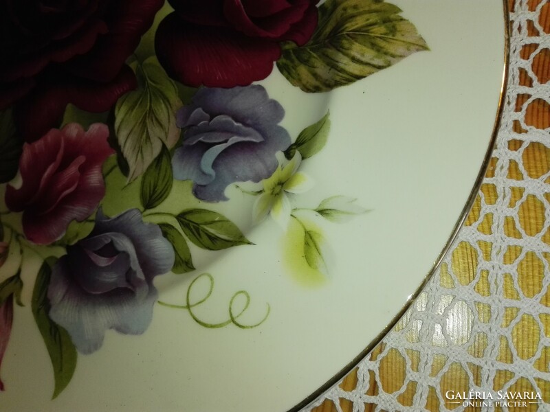 English porcelain, red rose offering or wall plate. 28 Cm, gold edge.