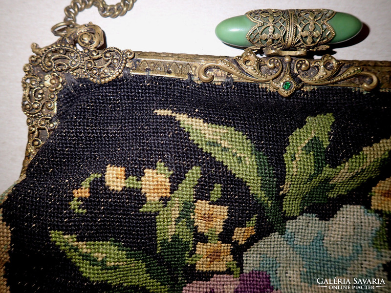 Nagyon régi antik vintage réz csatos gyönyörű köves díszes virágos gobelin színházi táska retikül