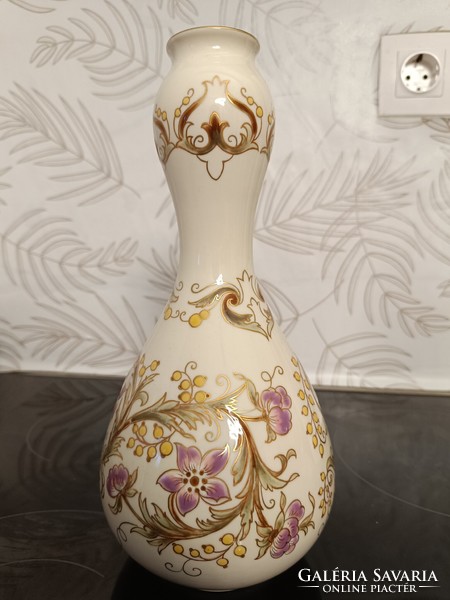 Zsolnay váza ritka dekorral