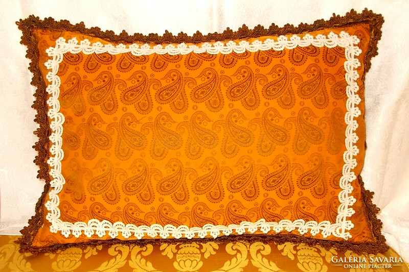 Silk brocade lace cushion. 48X36 cm