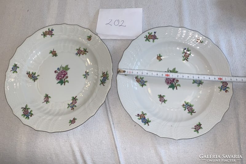 For replacement!!! 2 Herend Eton pattern flat plates with a diameter of 19 cm