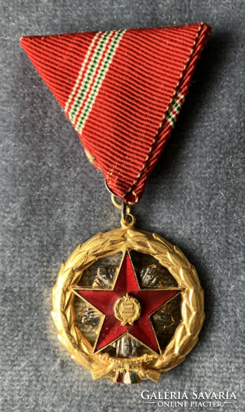 Order of Merit for Distinguished Service ii. Type - socialist medal
