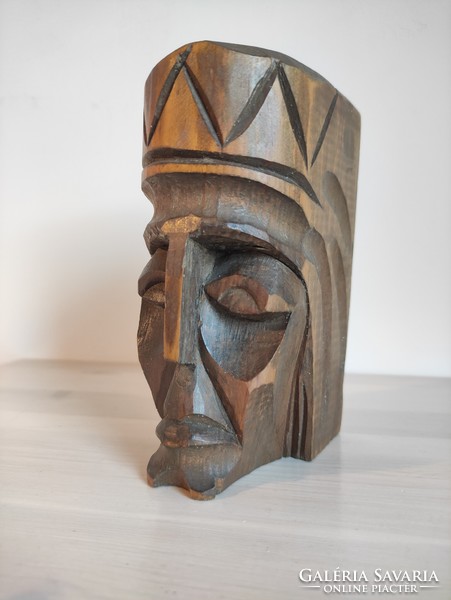 Reigning head, carved king portrait candle holder