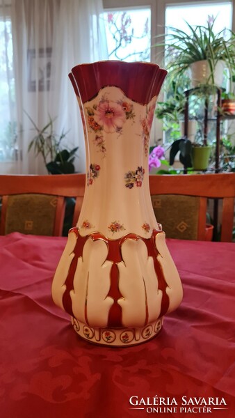 Porcelán váza 33 cm