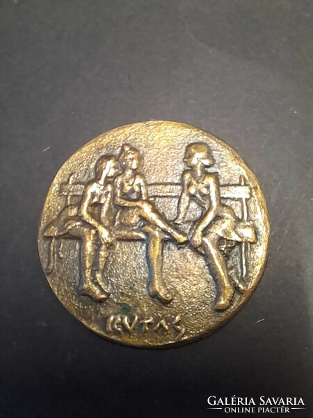 Bronze well László plaque, coin.