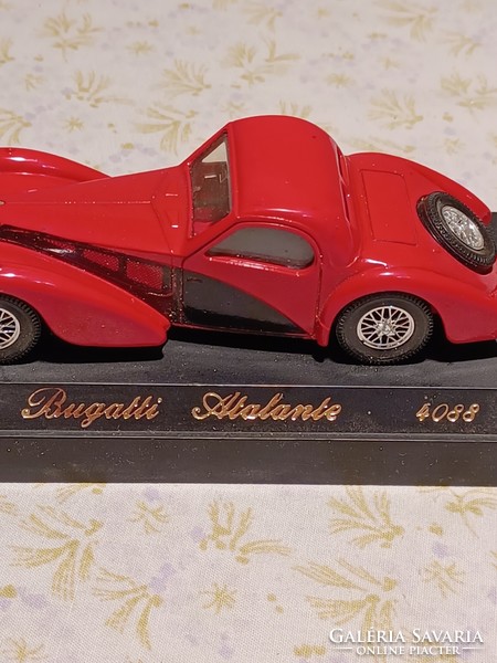Bugatti atalante model car