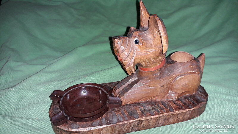 Vintage fafaragott Foxterrier kutyus figurás asztali dísz, bakelit hamutálakkal a képek szerint