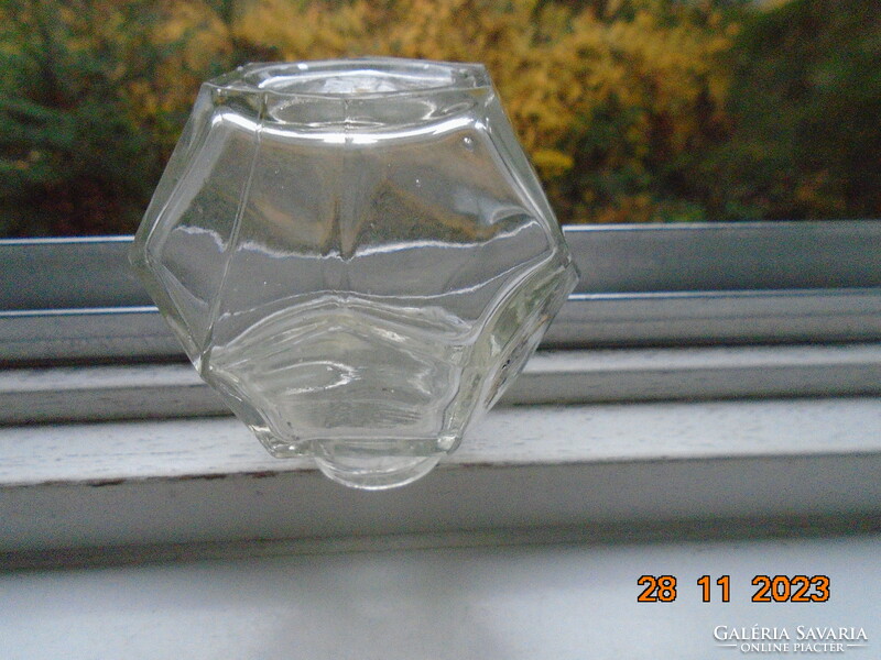 Érdekes 12  db pentagon formájú oldallal jelzett üveg palack