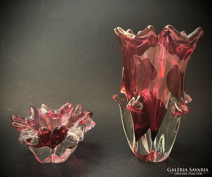 Csehszlovák vitrin ólomüveg váza és tálka bordó
