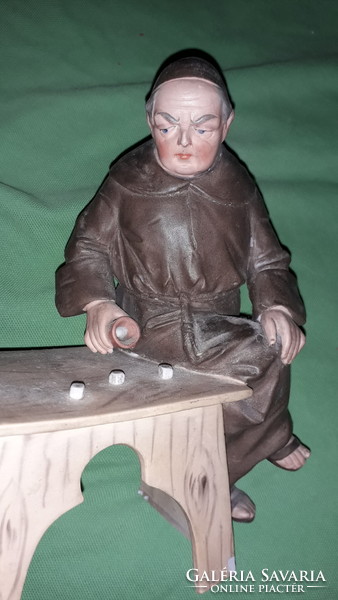 Beautiful biscuit porcelain Italian capodimonte figurine priest, friend dice game 20x14x10 cm as shown in pictures