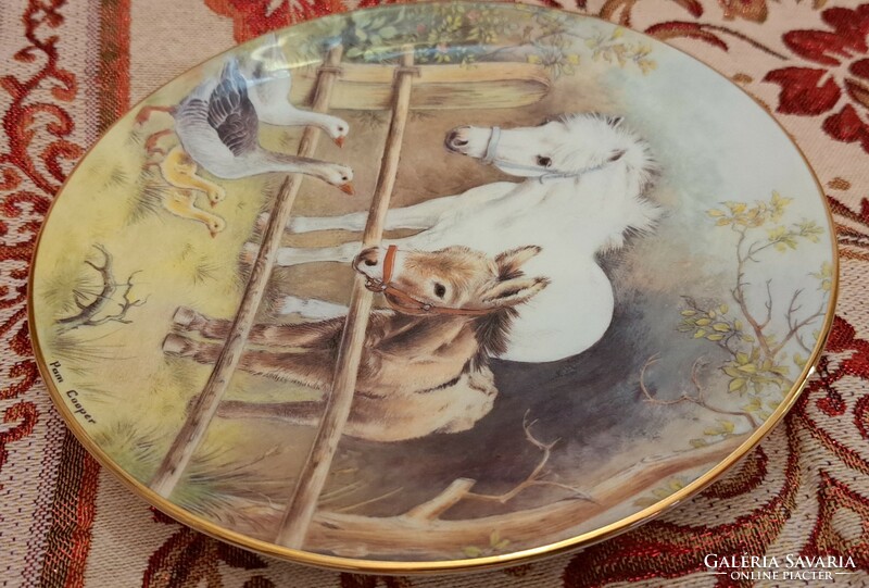 Porcelain decorative plate with horses and horseshoes, wall plate (l4338)
