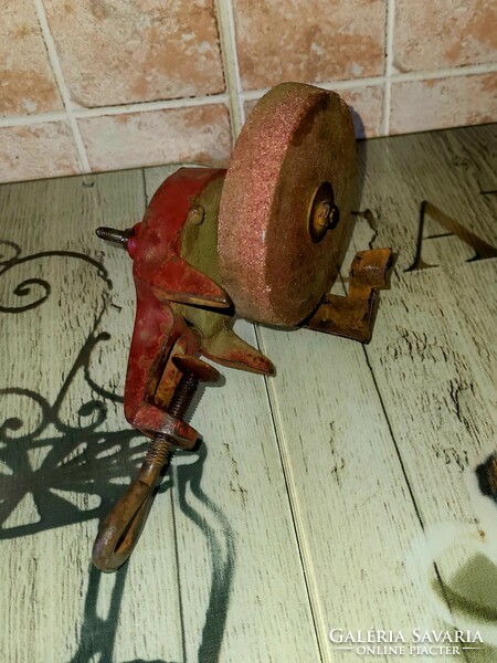 Hand grinder, cast iron