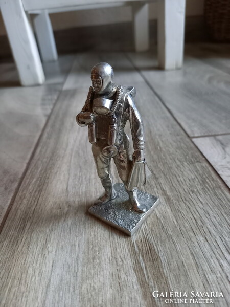 Wonderful old silver plated pewter statue: soldier with diving equipment (9.5 cm)