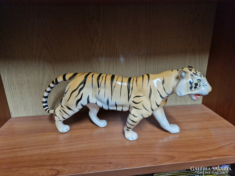 Nagyméretű porcelán tigris hibátlan állapotban