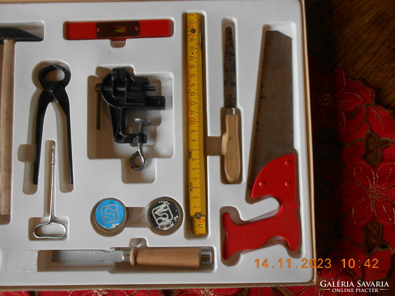 Retro ndk DIY kit for kids from the 1970s