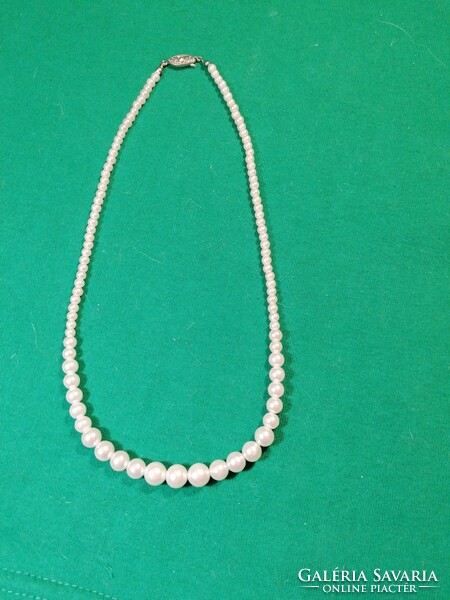 White teal string of beads (1022)