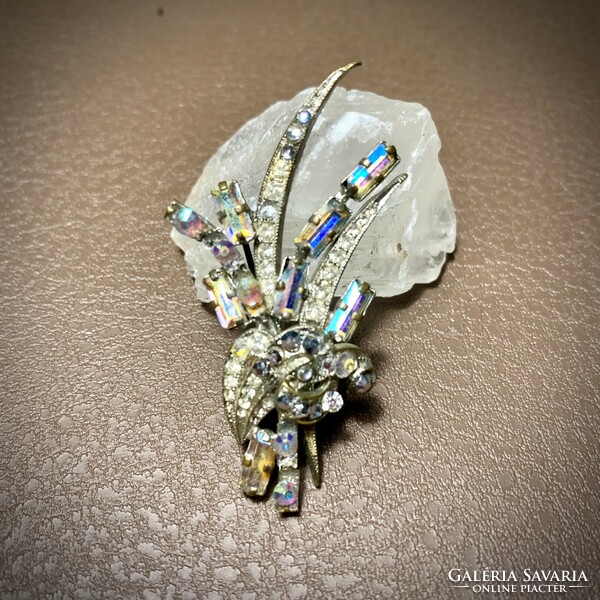 Vintage bross, gyönyörű régi kitűző, szép régebbi pin, a bross az 1950-es évekből származik