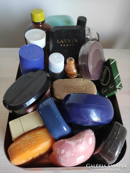 23 pieces of retro pipe soap + holding spray cologne perfume powder oil hair alcohol etc. Package