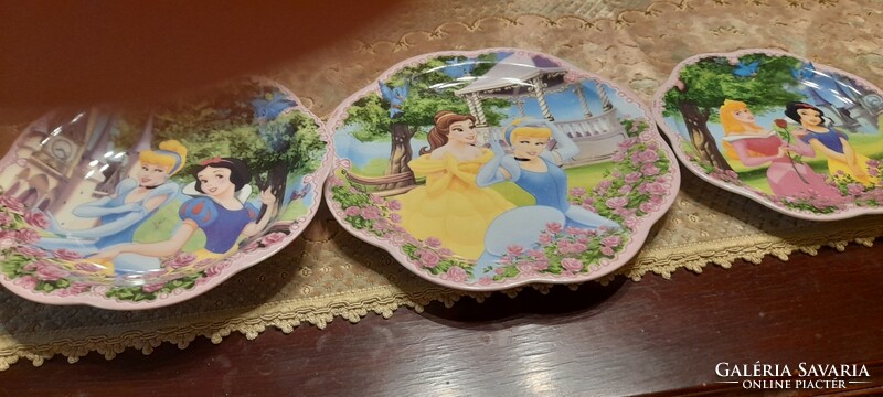 Disney porcelain children's 3+1-piece dinnerware set with fairytale characters