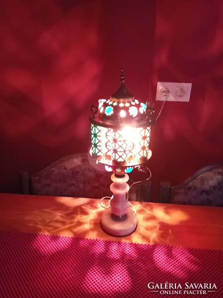 Török, vagy Marokkói ékszeres sárgaréz,és alabástrom  asztali lámpa