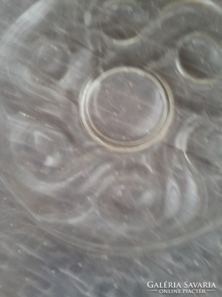 Glass and plate 29 cm thick