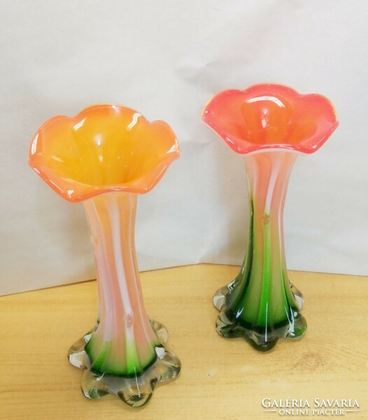 Virág formájú, bordázott oldalú szakított Muránói váza páros Olaszországból
