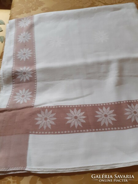 Cotton damask tablecloth. 88 X 84 cm