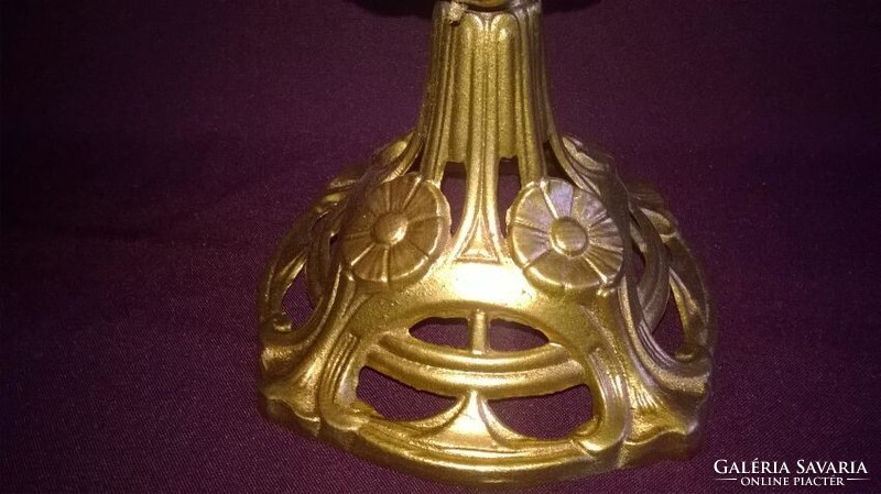 Cast iron kerosene lamp base, holder 02.