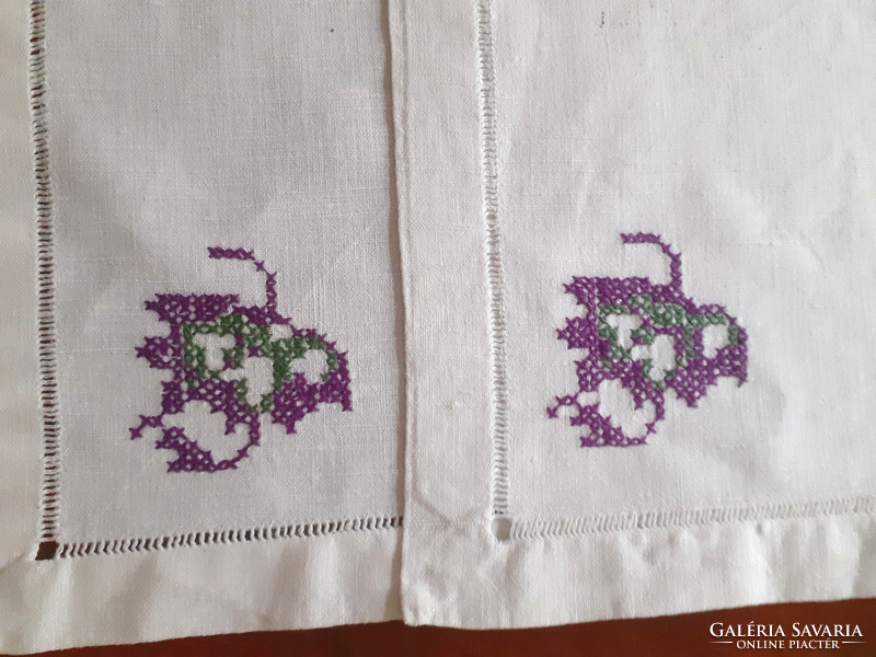 2 pcs. Embroidered, tablecloth, napkin. 40X40 cm