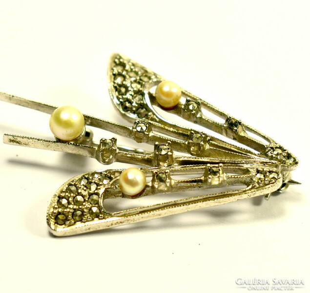 Decorative marcasite - silver brooch with pearls!