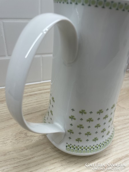 Lowland clover jug and cup