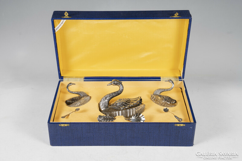 Silver swan-shaped spice holder set in gift box