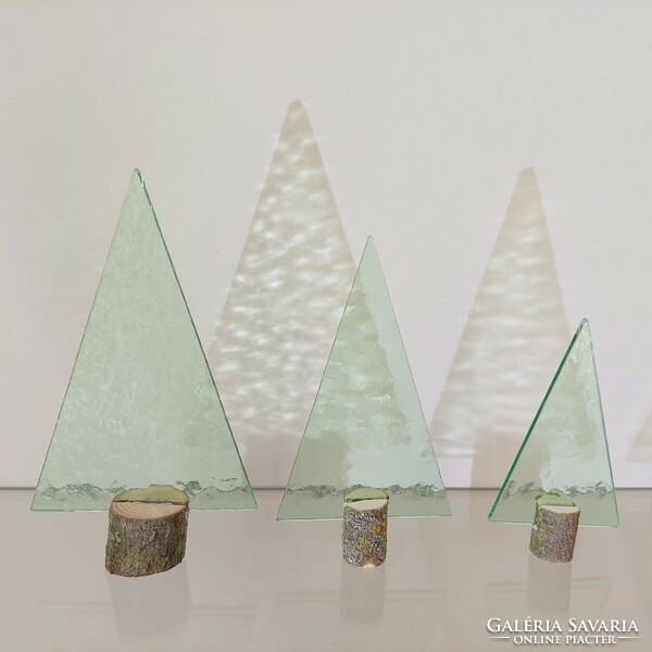 Halvány zöld katedrál üveg karácsonyfa 3 darabos készlet fa talpban