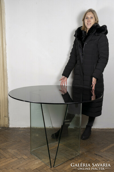 Design üveg asztal