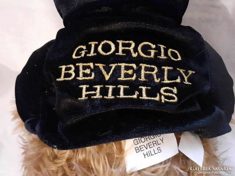 Mackó kapucnis plüss pulóverben (Giorgo Beverly Hills 2002)