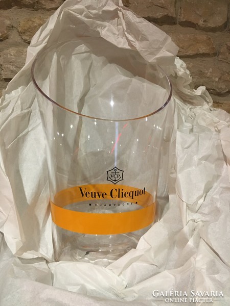 Pezsgős ajándékok - Veuve Clicquot Champagne átlátszó magnum jégveder, eredeti csomagolásban