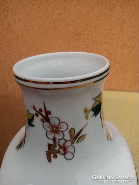 Ravenhouse bird vase