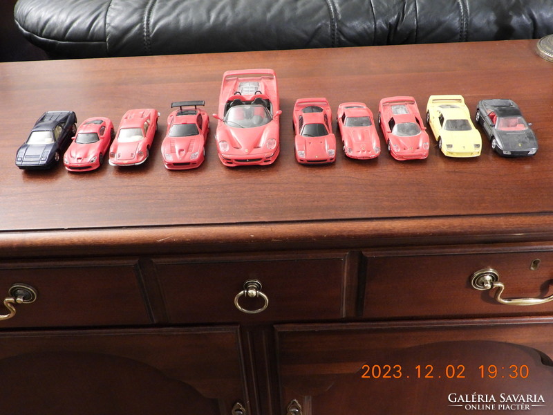 Ferrari (és egy Dodge Viper) modell, kis autó gyűjtemény eladó