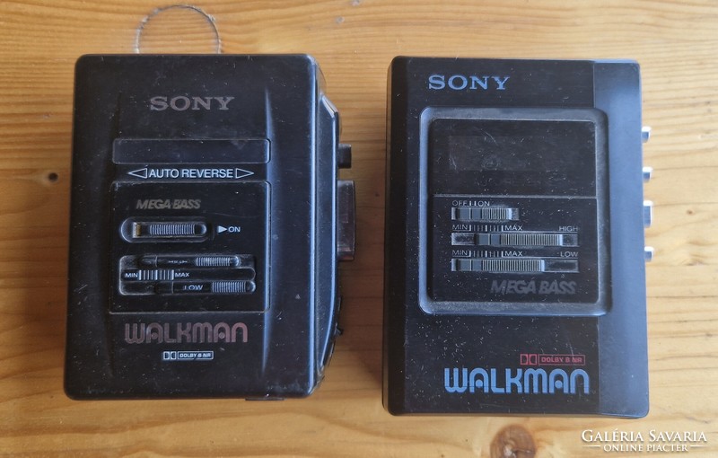 2 Sony walkmans for decoration