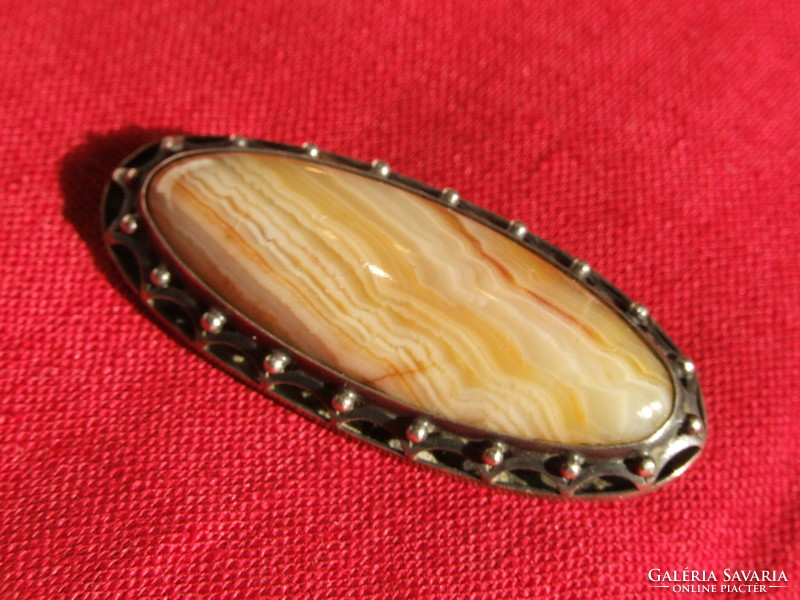 Silver badge with agate (190119)