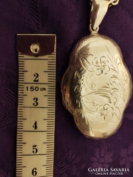 Régi ezüst nyaklánc nagyméretű nyitható medállal (45,7 gramm)