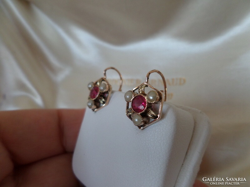 Pair of antique gold earrings with synthetic red stones and pearls